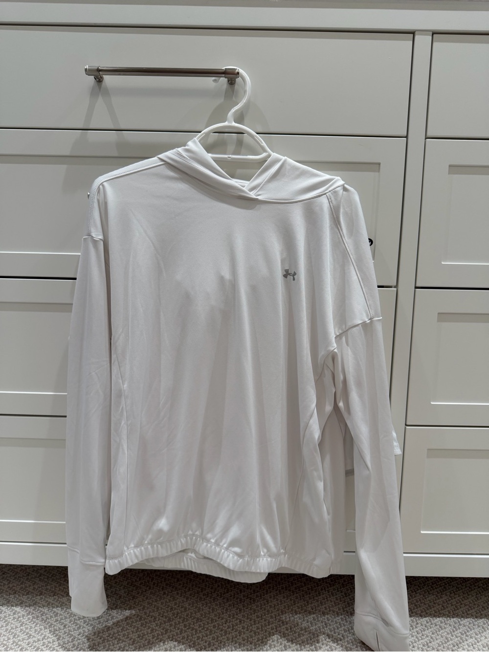 Under Armour Women’s White Lightweight Hooded Long-Sleeve Shirt